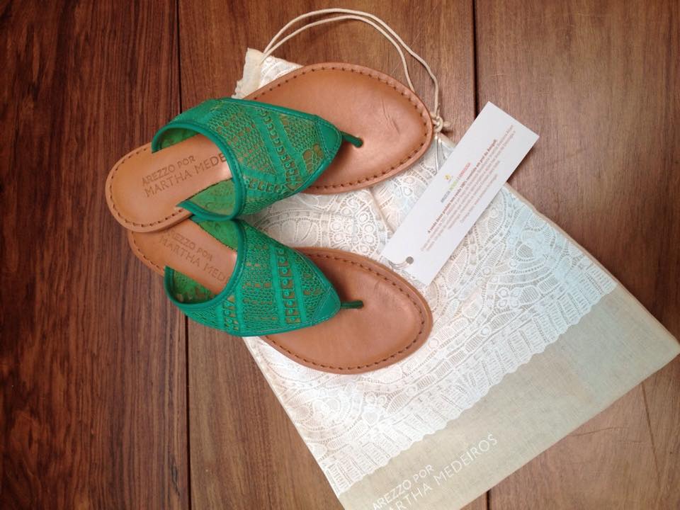    Estilista alagoana Martha Medeiros assina coleção especial da Arezzo