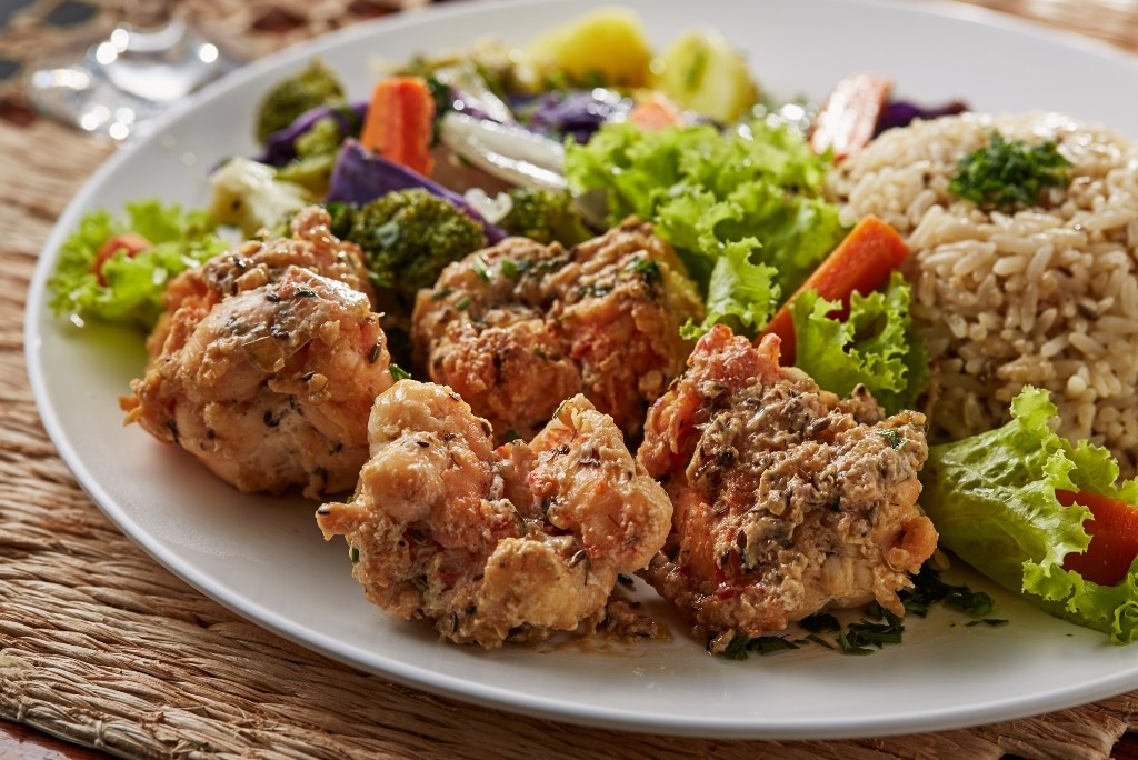 Festival da Lagosta de Maragogi tem início com música e gastronomia