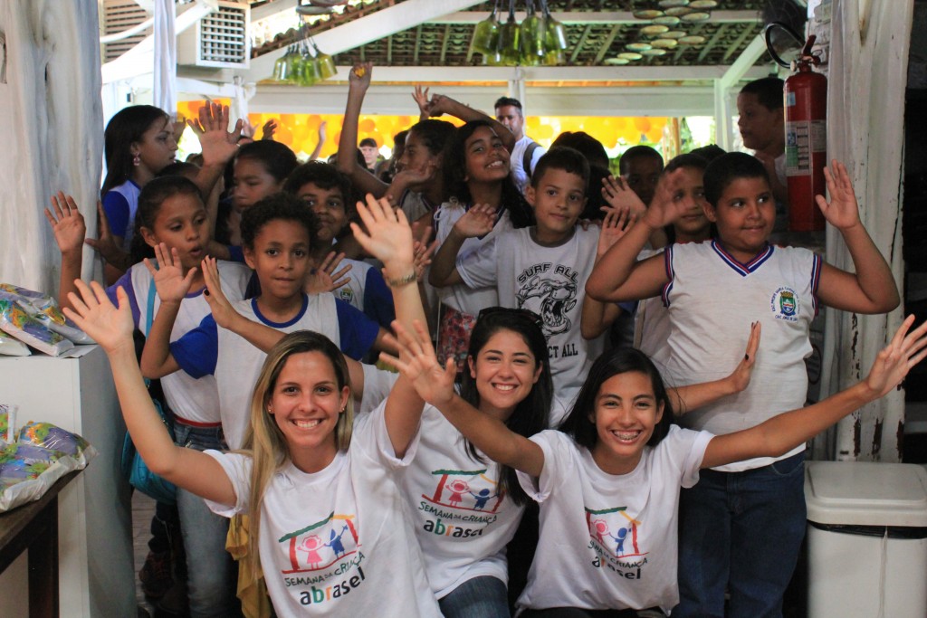 Divina Gula oferece almoço para 130 crianças da rede pública