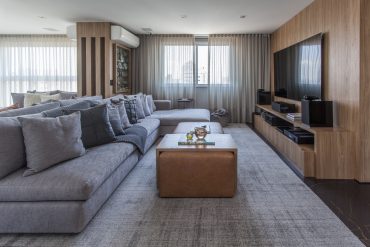 Luzes, TV e eletrodomésticos – a automação pode contribuir no melhor funcionamento da casa | Projeto de Dantas & Passos Arquitetura | Foto: Eduardo Pozella